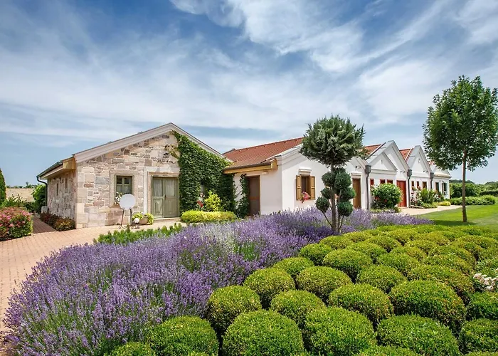 招待所 Paskom Lajoskomárom