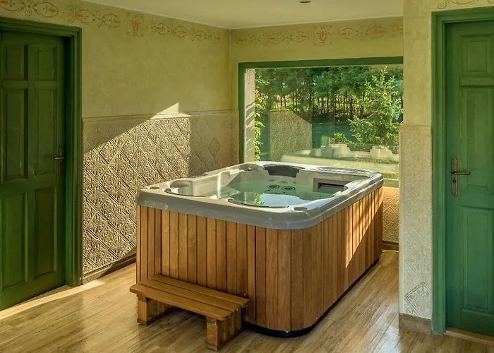 Paskom 招待所 Lajoskomárom