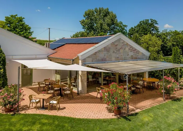 Paskom Lajoskomárom