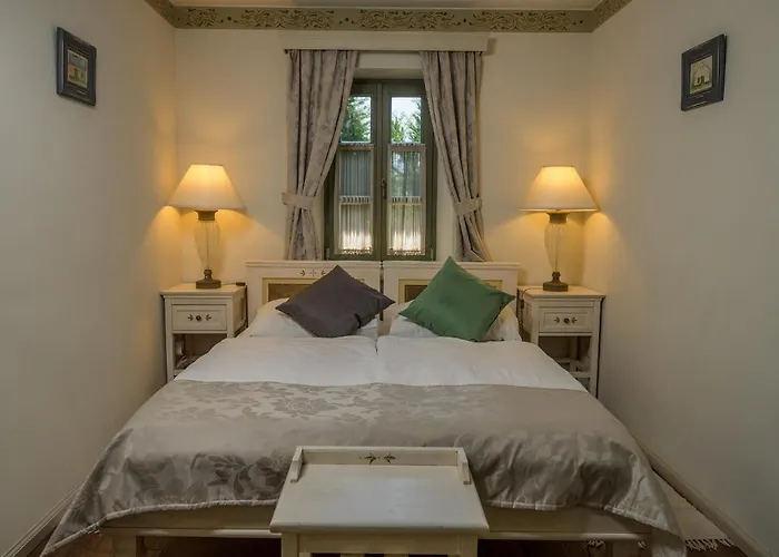 Paskom 4* Lajoskomárom